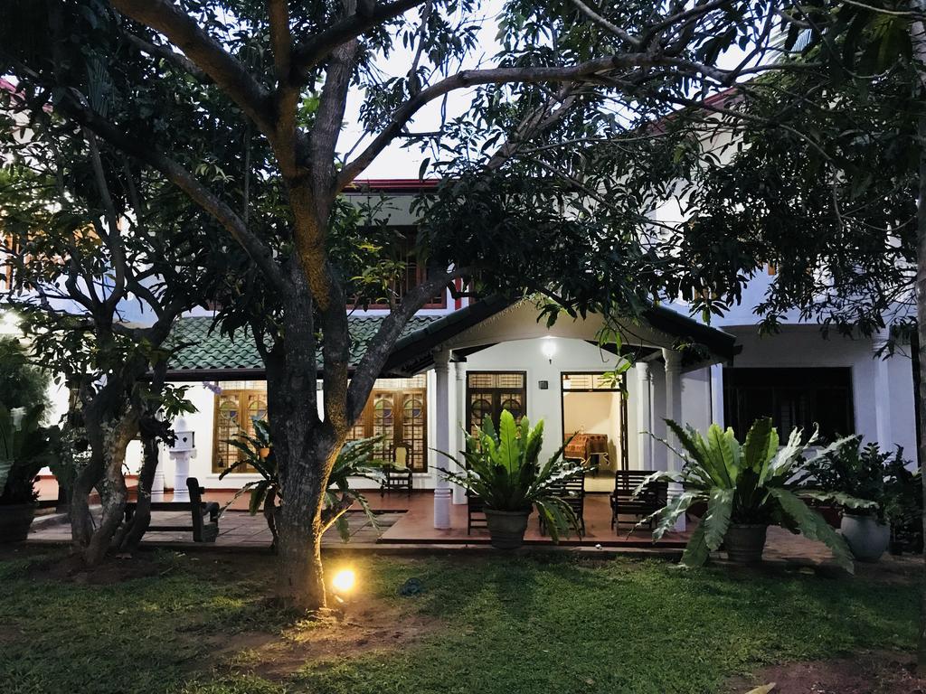 Pearl House Resort Anuradhapura Buitenkant foto